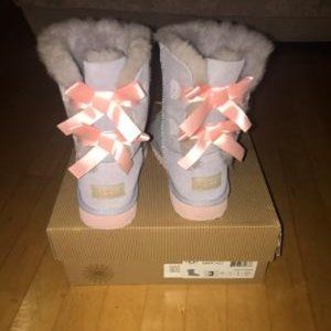 Ugg Kids Bailey Bow Boot HLLC (Authentic) Sz 3
